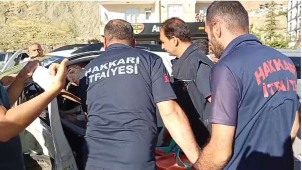 Hakkari'de iki aracın çarpıştığı kazada 1 kişi yaralandı