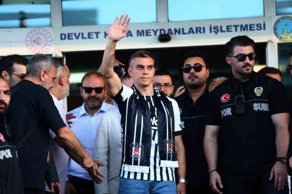 Leandro Trossard, Beşiktaş için İstanbul'a geldi