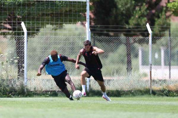 Sivasspor'da yeni sezon hazırlıkları sürüyor
