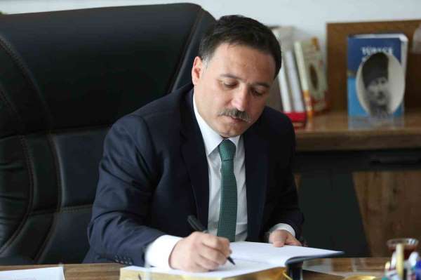 Vali Çiçek: '15 Temmuz 2016 gecesi aziz milletimiz dünya tarihine altın harflerle yazılan büyük bir destana im