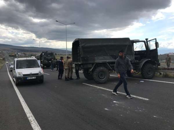 Ardahan'da askeri araç kaza yaptı, 5 asker yaralandı 