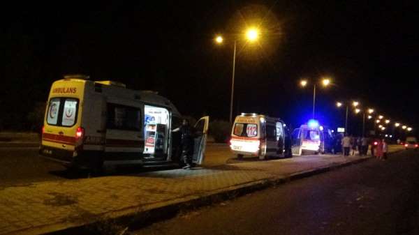 Diyarbakır'da trafik kazası: 2'si ağır 10 yaralı 