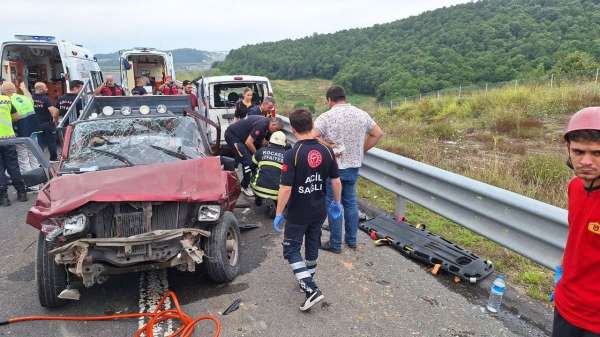 Kuzey Marmara Otoyolu'nda feci kaza: 2'si ağır 6 yaralı