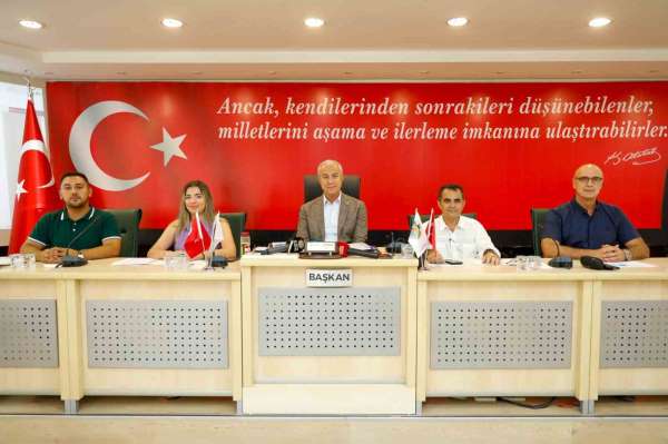 Başkan Özçelik: 'Yapılmaması gereken büyüklükte bir bütçe yapılmış'