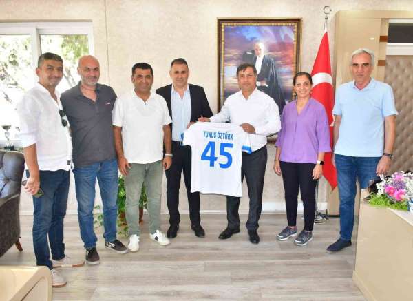 Yunusemre Belediyespor'dan İl Müdürü Yunus Öztürk'e ziyaret