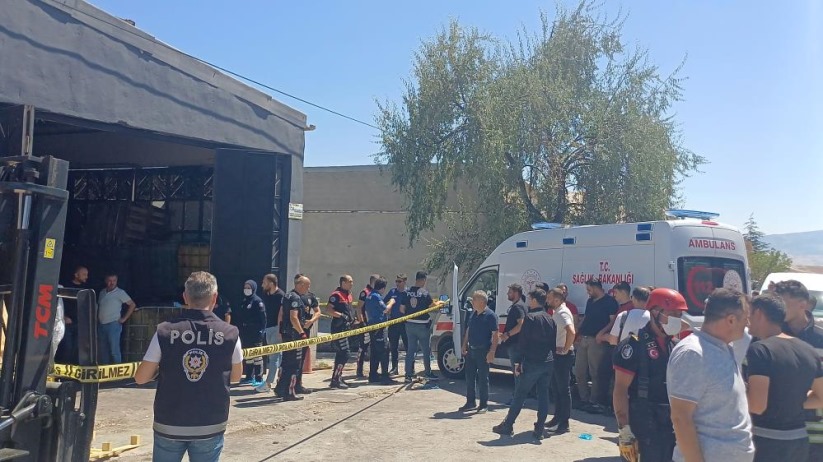 Yağ tankına düşen anne ve oğlu hayatını kaybetti