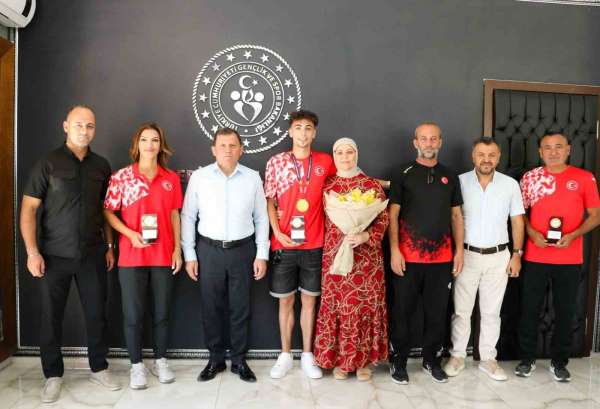 Avrupa Şampiyonu'na coşkulu karşılama