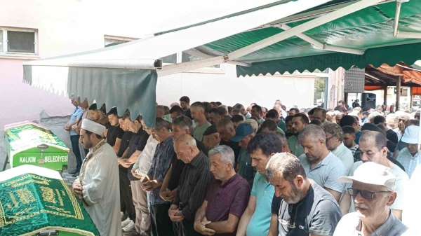 Çanakkale'de 6 kişinin öldüğü kazada Oktay Çelik ve Remzi Şen son yolculuğuna uğurlandı