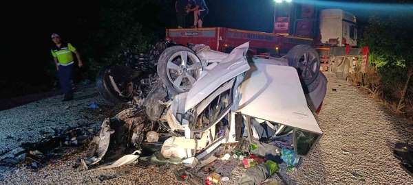 Çanakkale'de feci trafik kazası: 6 kişi hayatını kaybetti