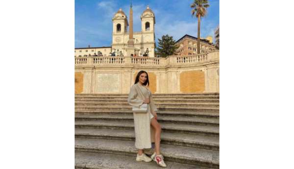 Tuğçe Aral, canlı yayında taciz mesajlarını ifşa etti