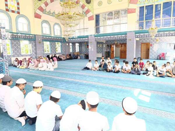 Edremit Şehitlik Camii'nde yaz Kur'an kursları tamamlandı