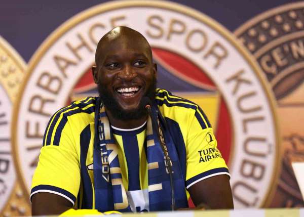 Fenerbahçe'de Romelu Lukaku için imza töreni düzenlendi