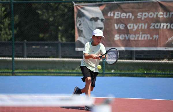 Kuşadası Tenis Kulübü'nde ulusal turnuva heyecanı yaşanmaya başladı