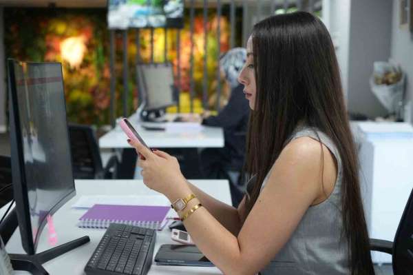 Site yönetiminde yapay zeka dönemi: 3 günlük telefon trafiğini 1 saate indirdiler