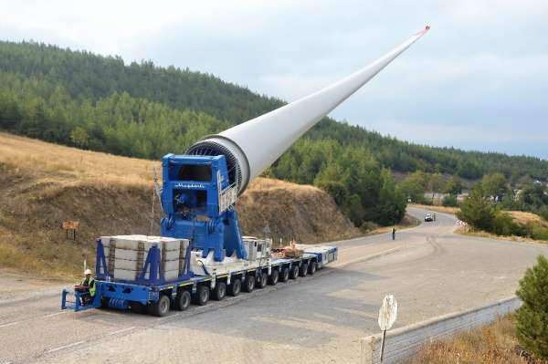 65 metre uzunluğunda 18 ton ağırlığında, böyle taşındı 