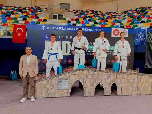 Milli judocu Mikail Zaloğlu altın madalyanın sahibi oldu - Bilecik haber