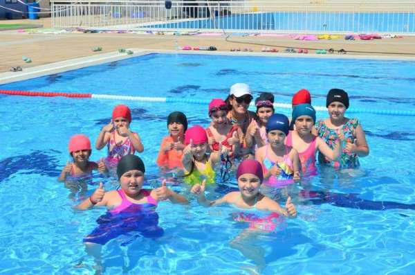 Yunusemre'de bin çocuk yüzme öğrendi - Manisa haber