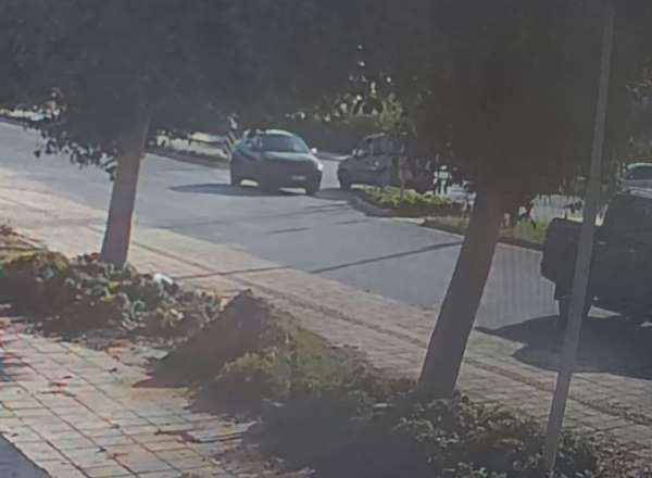 Antalya'da 2 kişinin yaralandığı kaza güvenlik kamerasında