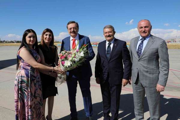 Hisarcıklıoğlu: 'Van, doğru yolda ilerliyor'