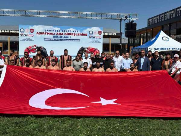 Gaziantep'te geleneksel aşırtmalı aba güreşleri heyecanı başladı