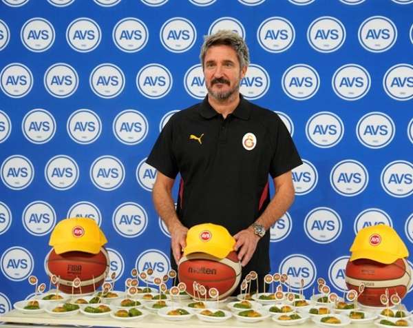 Gianmarco Pozzecco: 'Basketbol Şampiyonlar Ligi'ni kazanmak ve Türkiye Ligi'nde belli bir noktada olmayı çok i