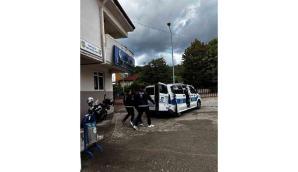 Kastamonu'da tartıştığı kişiyi bıçakla yaralayan şüpheli tutuklandı