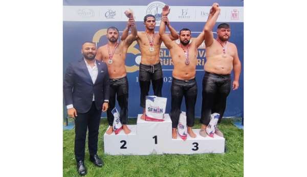 Körfez Gençlerbirliği pehlivanları İshakçılar'da madalya kazandı