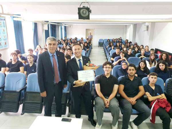 Samsun'da 30 akademisyen 30 farklı lisede ilk derse konuk oldu