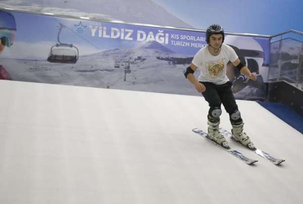 Vali Ayhan: 'Geleceğin kayakçıları yetişiyor' 