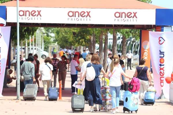Antalya, yarın 3 milyon turist rakamına ulaşacak 