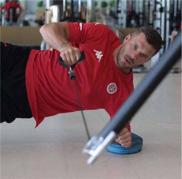 Antalyaspor'da Podolski ilk 11'e dönüyor 