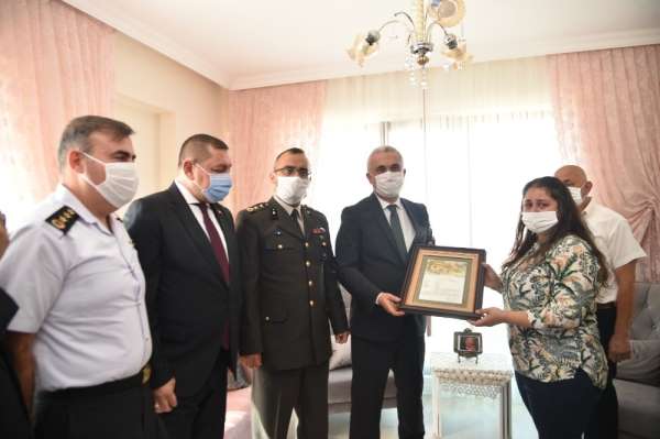 Şehit Furkan Erbil'in ailesine şehadet belgesi verildi 