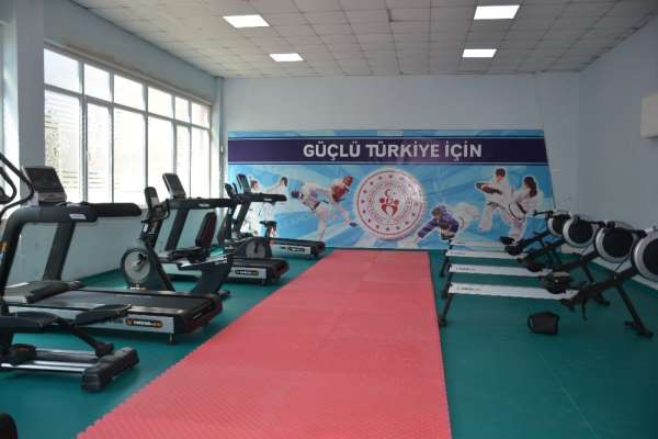 Sinop'ta halka ücretsiz spor merkezi açıldı 