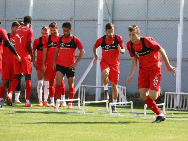 Sivasspor, Kayseri maçına yoğun tempoda hazırlanıyor 