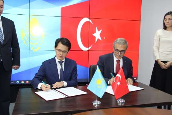Türkiye ile Kazakistan arasında 'uydu üretiminde iş birliği' mutabakatı imzalandı
