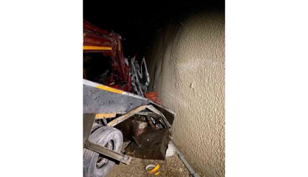 Adana'da vinç kazası: 2 yaralı