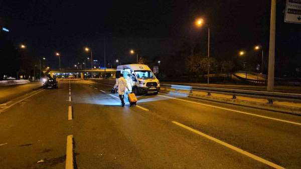 Bakırköy'de 'dur' ihtarına uymayan sürücü kaza yapınca yakalandı... Kovalamaca anı kamerada