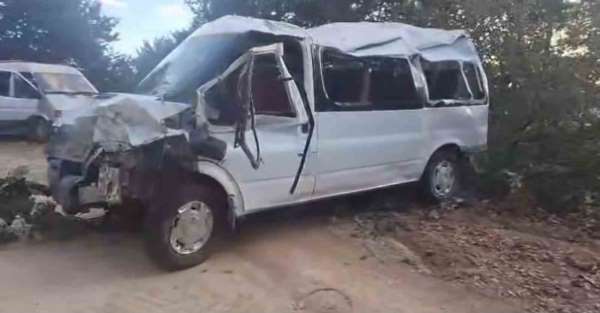 Ordu'da minibüs şarampole devrildi: 11 yaralı