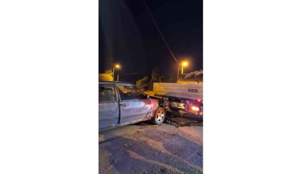 Otomobilin kamyonete çarptığı kazada 2 kişi yaralandı
