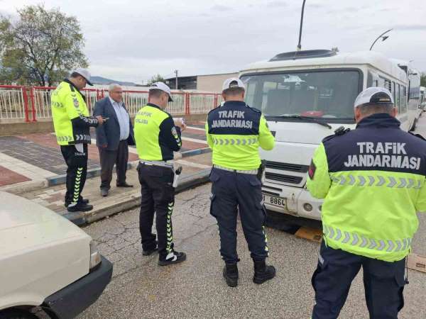 Öğrencilerin güvenli ulaşımı için servis araçları mercek altına alındı