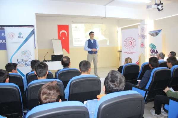 Meslek lisesi öğrencilerine 'Etkili Sunum Teknikleri' eğitimi 