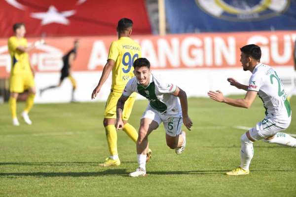 Bursaspor'da ilk deplasman galibiyetinin mutluluğu yaşanıyor