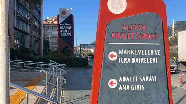 Alanya'da sokakta kadına saldırıda bulunan şahıs adliyeye sevk edildi