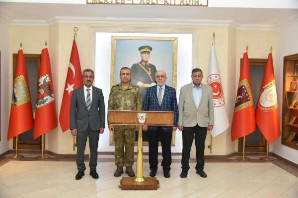 Başkan Dumandağ, Kolordu Komutanı Durmaz ile bir araya geldi