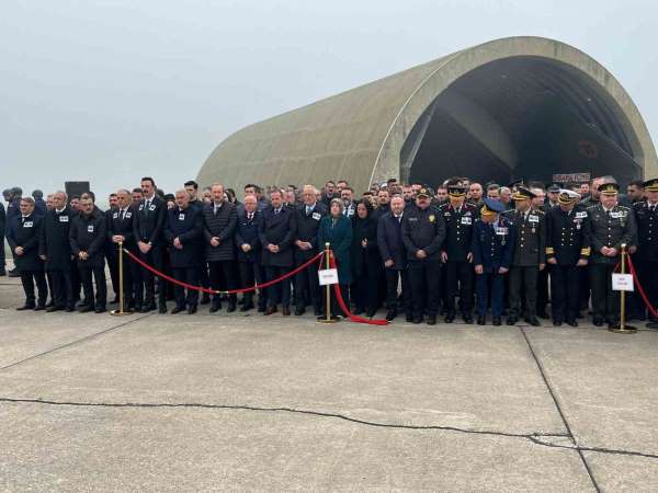 Bursa şehitlerine sis engeli...Şehitleri taşıyan uçak sisten dolayı Bursa'yı pas geçti