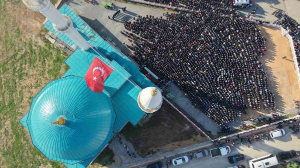 Bursalı şehit binbaşıyı binlerce kişi uğurladı