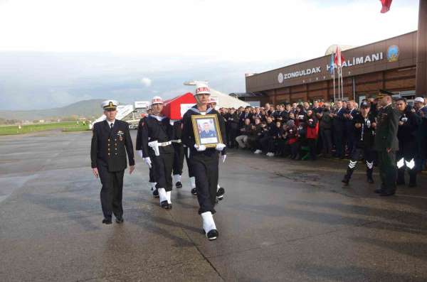 Şehit Nuri Özcan'ın naaşı Zonguldak Havalimanı'nda karşılandı