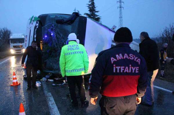 Amasya'da yolcu otobüsü devrildi: 1 ölü, 19 yaralı
