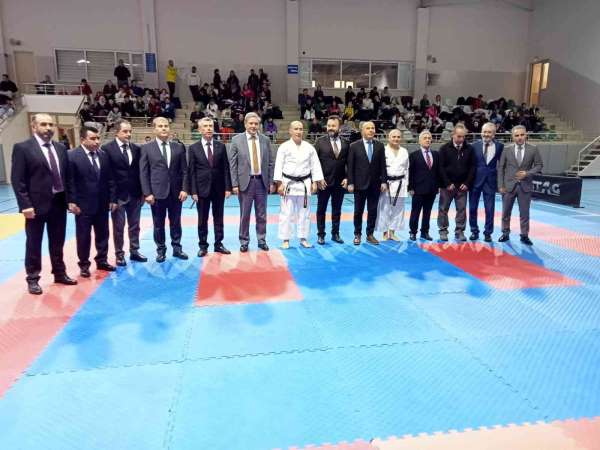 Ankara Valisi Şahin'in yardımcılarından Namık Kemal Nazlı ile Mustafa Erkayıran, karatede siyah kuşak sahibi o