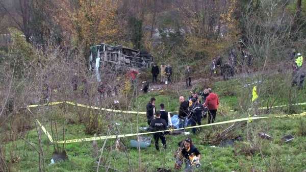 Zonguldak'ın Kilimli ilçesinde öğrencileri taşıyan otobüs devrildi. Kazada yaralananlar olduğu öğrenildi.
